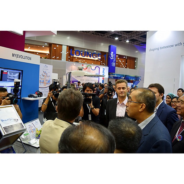 2015 - IOT Presentation to Datuk Seri Dr Salleh Said Keruak, Minister of Communication